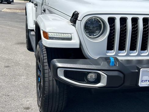 Used 2023 Jeep Wrangler Unlimited Sahara w/ Cold Weather Group AWD/4WD image 13