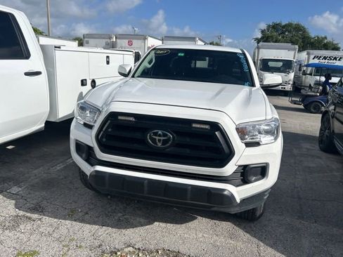 Used 2023 Toyota Tacoma SR image 5
