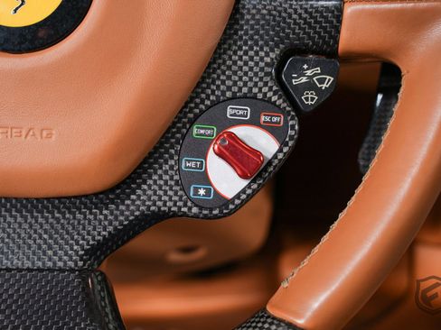 Used 2012 Ferrari FF image 22