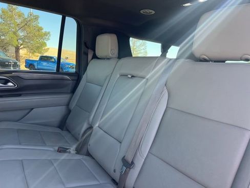 Used 2024 Chevrolet Suburban LT image 21