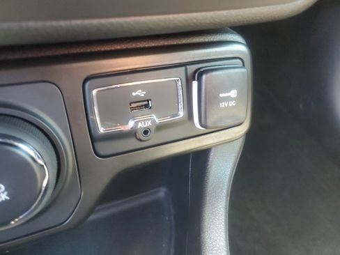 Used 2022 Jeep Renegade Altitude AWD/4WD image 21