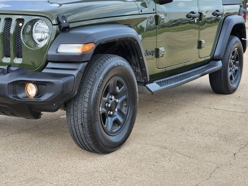 Used 2022 Jeep Wrangler Unlimited Sport AWD/4WD image 12
