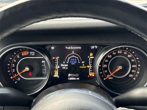 Used 2019 Jeep Wrangler Unlimited Sahara image 27