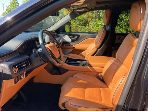 Used 2023 Lincoln Aviator Black Label w/ Class IV Trailer Tow Package AWD/4WD image 11