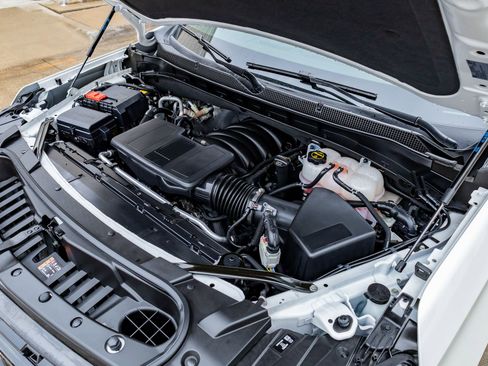 Used 2024 Chevrolet Tahoe Z71 w/ Luxury Package image 43