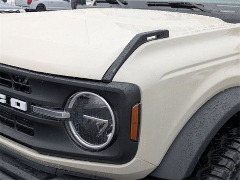 New 2025 Ford Bronco 4-Door image 9