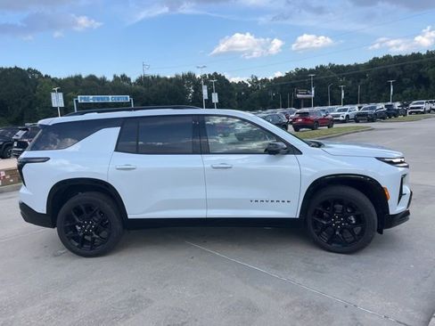 New 2026 Chevrolet Traverse RS w/ LPO, Floor Liner Package image 12