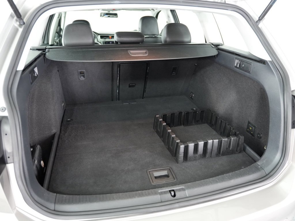Used 2015 Volkswagen Golf TDI S FWD image 32