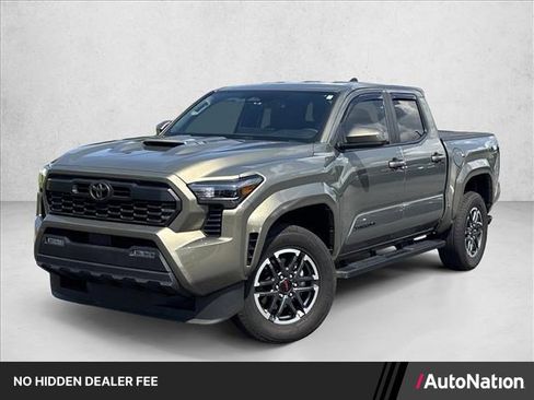 Certified 2025 Toyota Tacoma TRD Sport RWD image 1