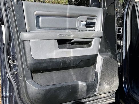 Used 2018 RAM 1500 Classic SLT image 17