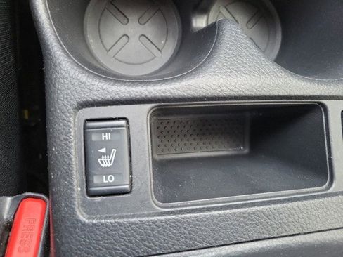 Used 2018 Nissan Rogue SV image 13