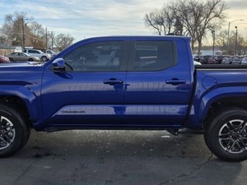 Used 2025 Toyota Tacoma SR5 image 4