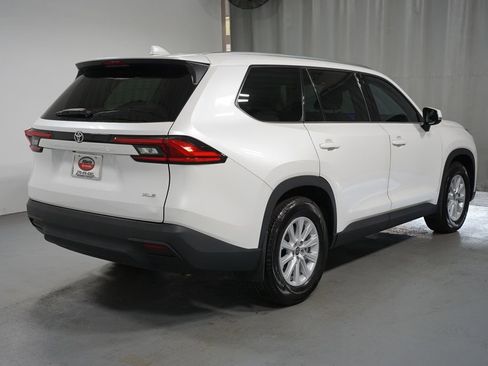 Certified 2024 Toyota Grand Highlander XLE image 8