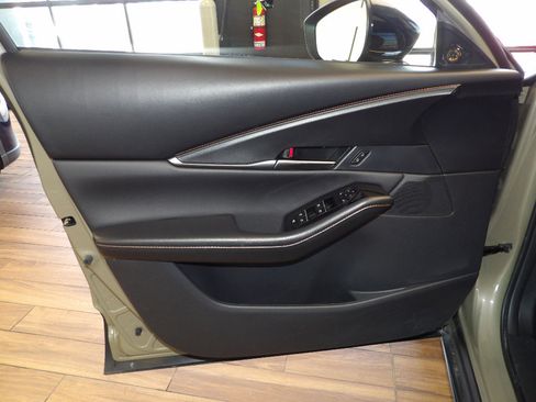 Used 2025 MAZDA CX-30 Carbon image 24