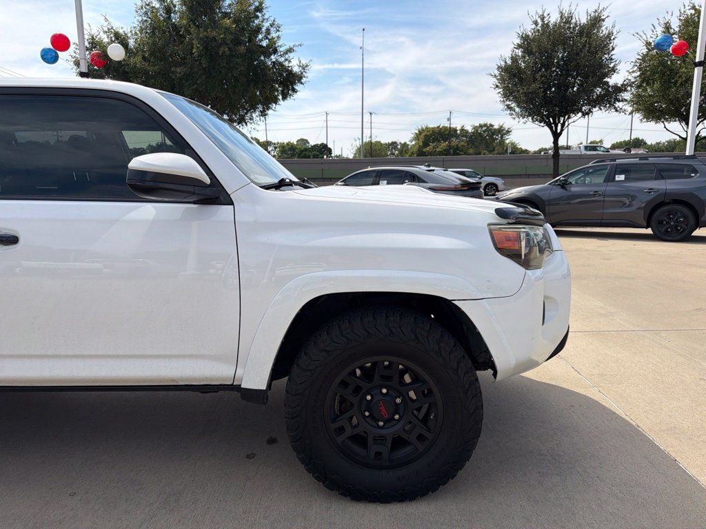 Used 2018 Toyota 4Runner TRD Off-Road AWD/4WD image 11