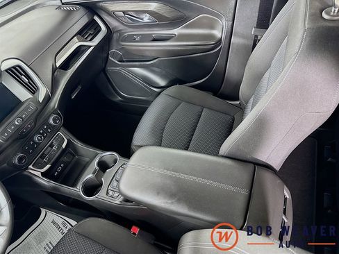 Used 2023 GMC Terrain SLE w/ Driver Convenience Package AWD/4WD image 28