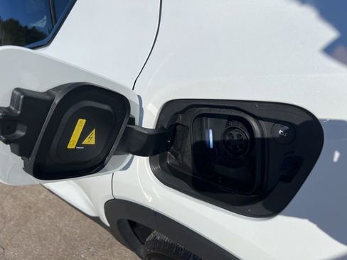 Used 2023 Volvo XC40 Recharge Plus w/ Protection Package Premier image 24