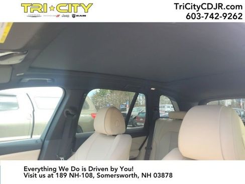 Used 2022 BMW X5 xDrive40i w/ Premium Package image 3