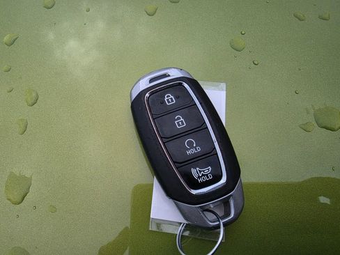 Used 2024 Hyundai Venue SEL FWD image 8