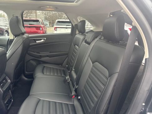 Used 2024 Ford Edge SEL w/ Convenience Package image 16