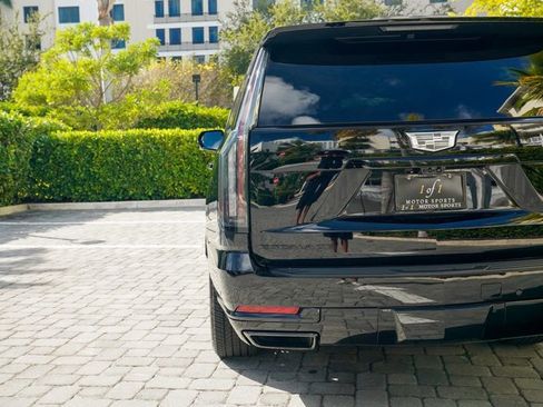 Used 2025 Cadillac Escalade Sport Platinum w/ LPO, ONYX Package image 24