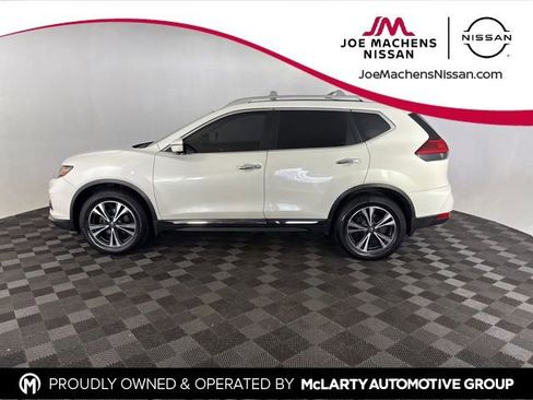 Used 2017 Nissan Rogue SL image 8