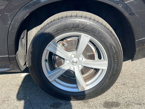 Used 2019 Volvo XC90 T5 Momentum image 9