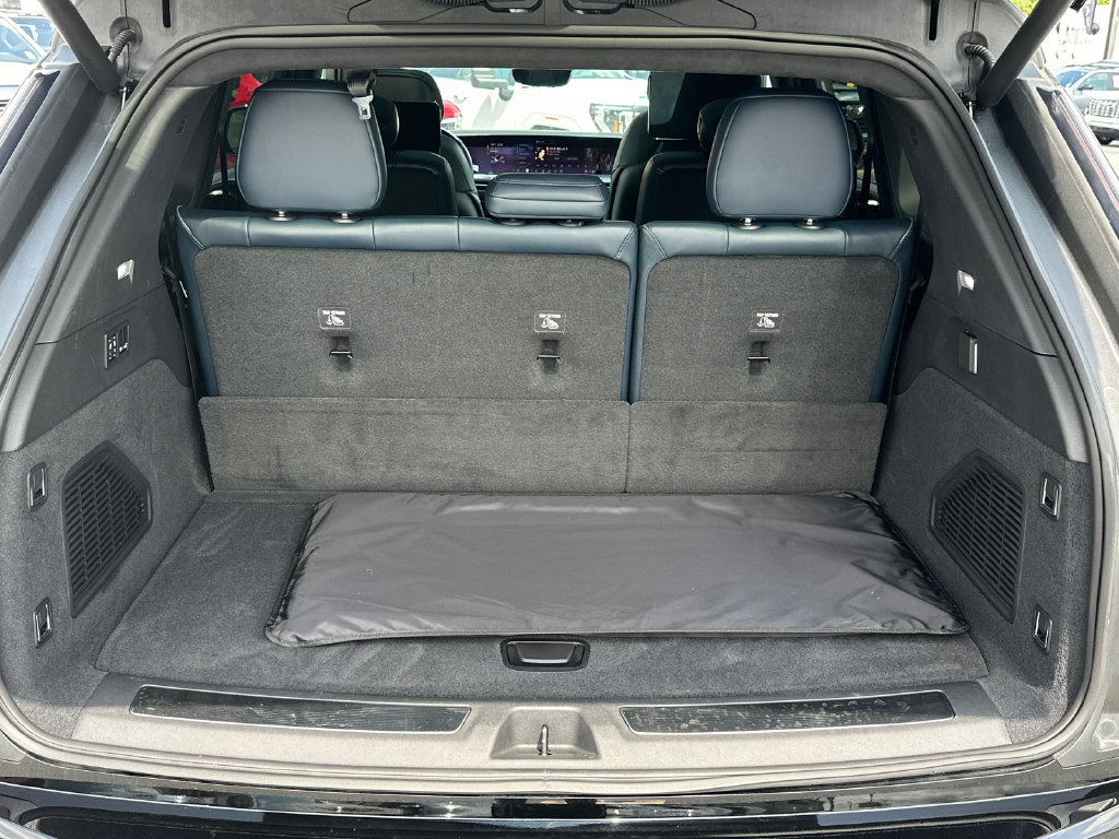 Certified 2025 Cadillac Escalade IQ Luxury 2 AWD/4WD image 18