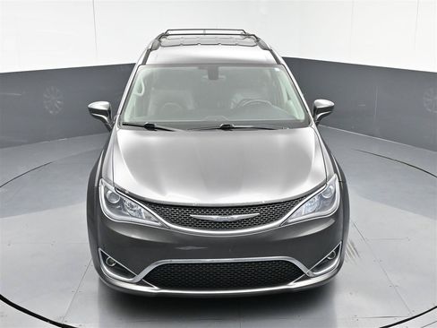 Used 2017 Chrysler Pacifica Touring-L FWD image 22