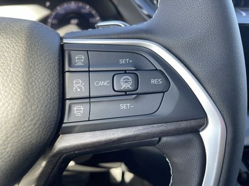 New 2026 Jeep Grand Cherokee Altitude image 16