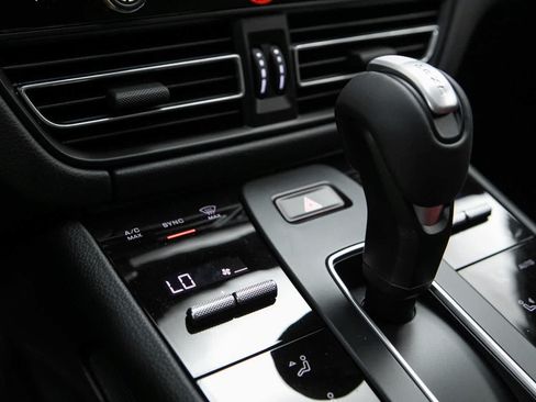 New 2026 Porsche Macan AWD/4WD image 28