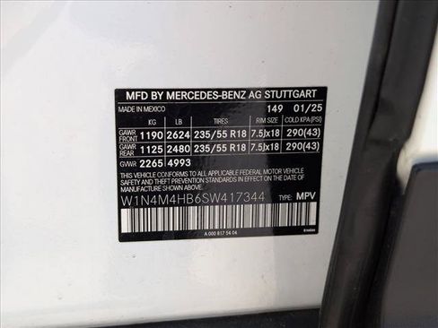 Used 2025 Mercedes-Benz GLB 250 4MATIC w/ Winter Package image 25