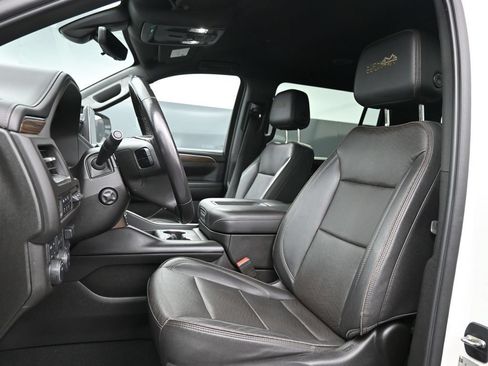 Used 2022 Chevrolet Suburban High Country w/ LPO, Illumination Package AWD/4WD image 4