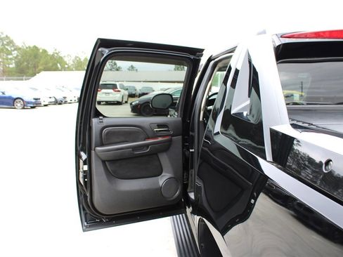 Used 2007 Cadillac Escalade EXT w/ Information Package image 40