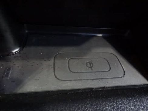 Used 2020 Toyota Tacoma Limited image 12