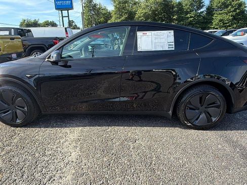 Used 2026 Tesla Model Y 2WD image 12