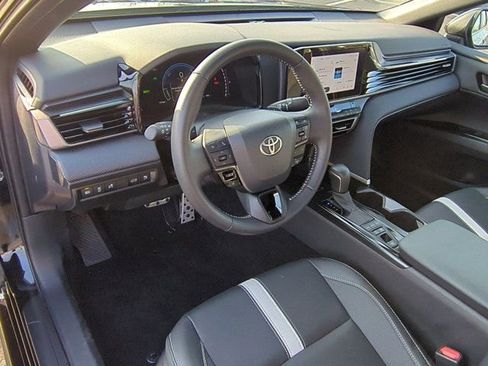 Certified 2025 Toyota Camry SE image 9