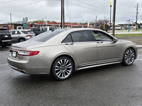 Used 2019 Lincoln Continental Reserve image 5
