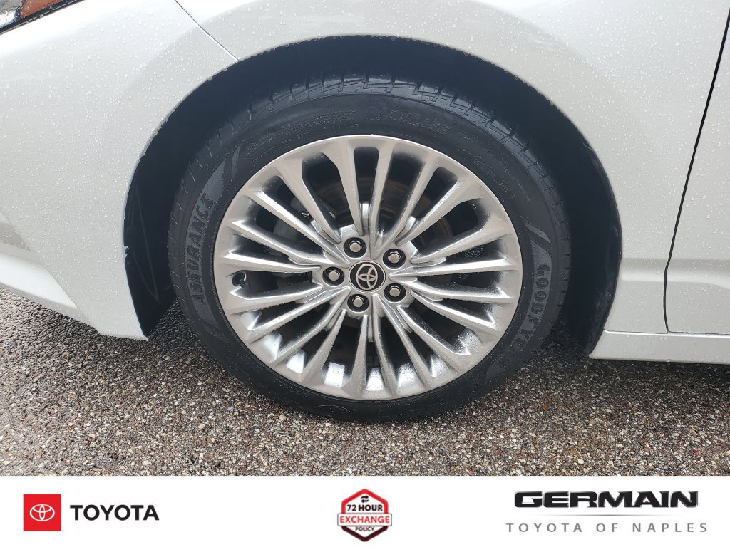 Used 2020 Toyota Avalon Limited FWD image 13