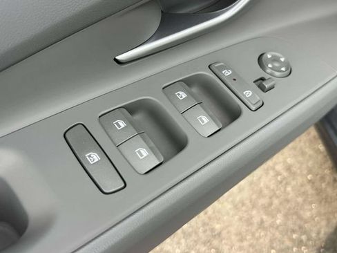Certified 2025 Hyundai Elantra Sport FWD image 16