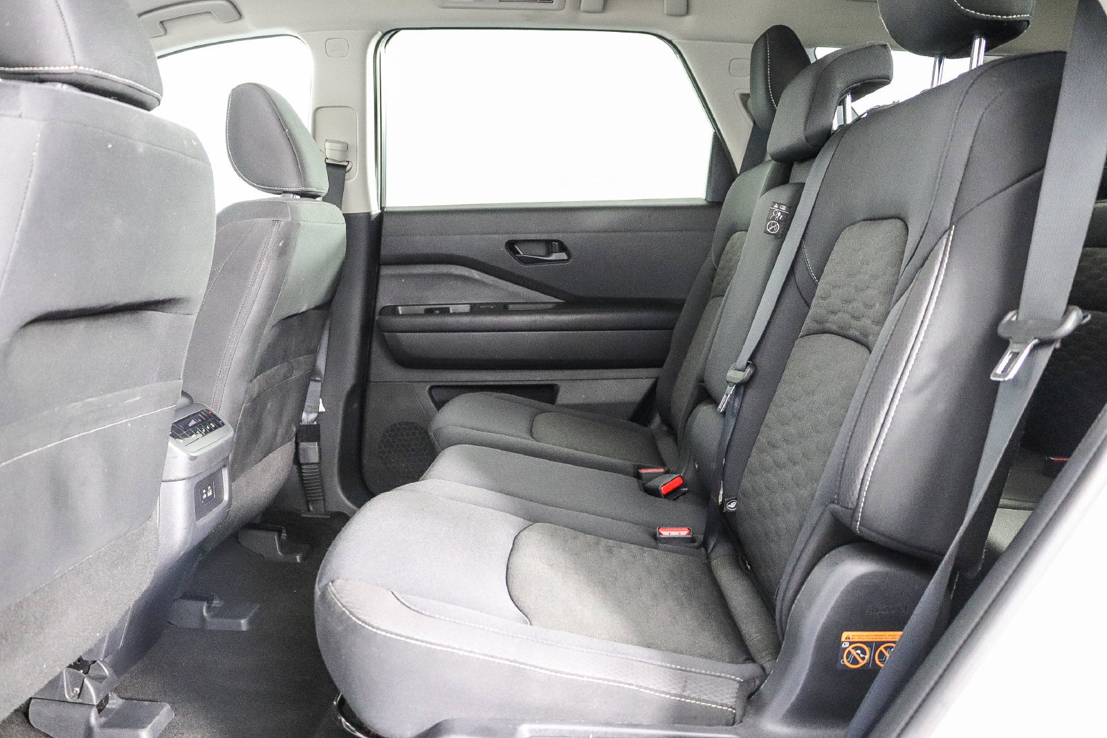 Used 2024 Nissan Pathfinder SV FWD image 19