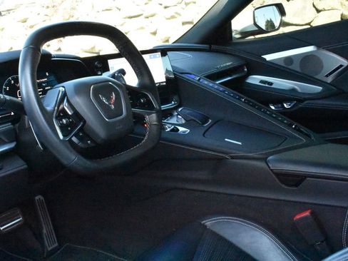 Used 2021 Chevrolet Corvette Stingray Preferred Cpe w/ Z51 Performance Package image 18