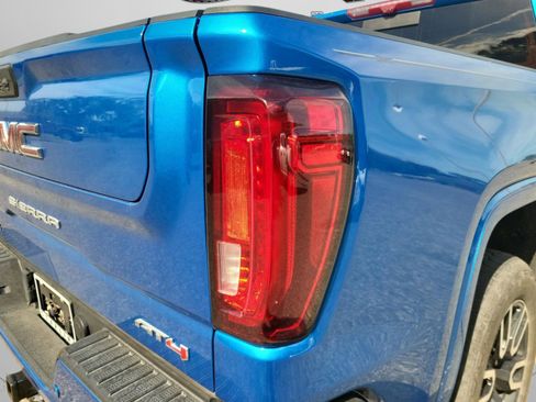 Used 2023 GMC Sierra 1500 AT4 w/ AT4 Premium Package image 5