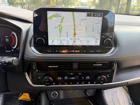 Used 2022 Nissan Rogue Platinum w/ Head-Up Display Package image 18