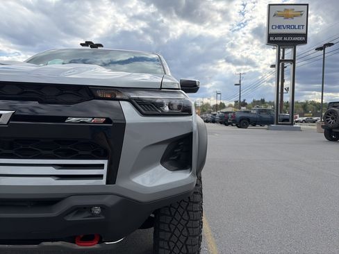 New 2026 Chevrolet Colorado ZR2 w/ Technology Package AWD/4WD image 10