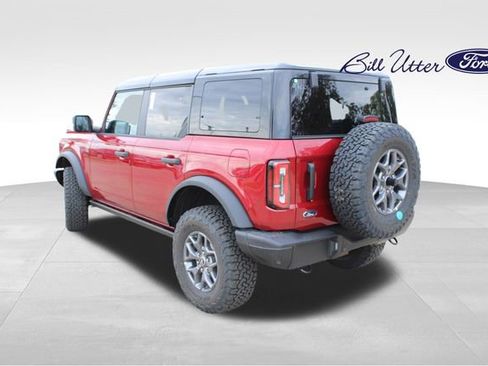 New 2025 Ford Bronco Badlands image 4