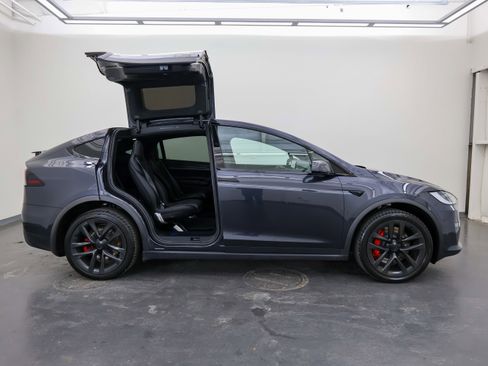 Used 2023 Tesla Model X Plaid image 12