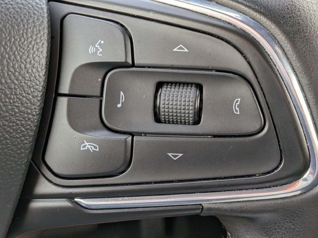 Used 2024 Buick Envista Sport Touring w/ Convenience II Package FWD image 27