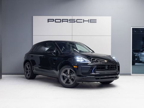 Used 2026 Porsche Macan AWD/4WD image 9