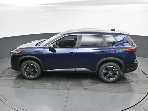 Used 2025 Nissan Rogue SV image 37